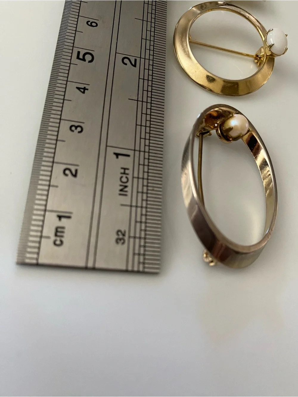 Gold Geometric Vintage-Style Brooch Pin